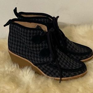 G. H. Bass Houndstooth Cloth and Suede Leather Wedge Moccasin Loafer size 8